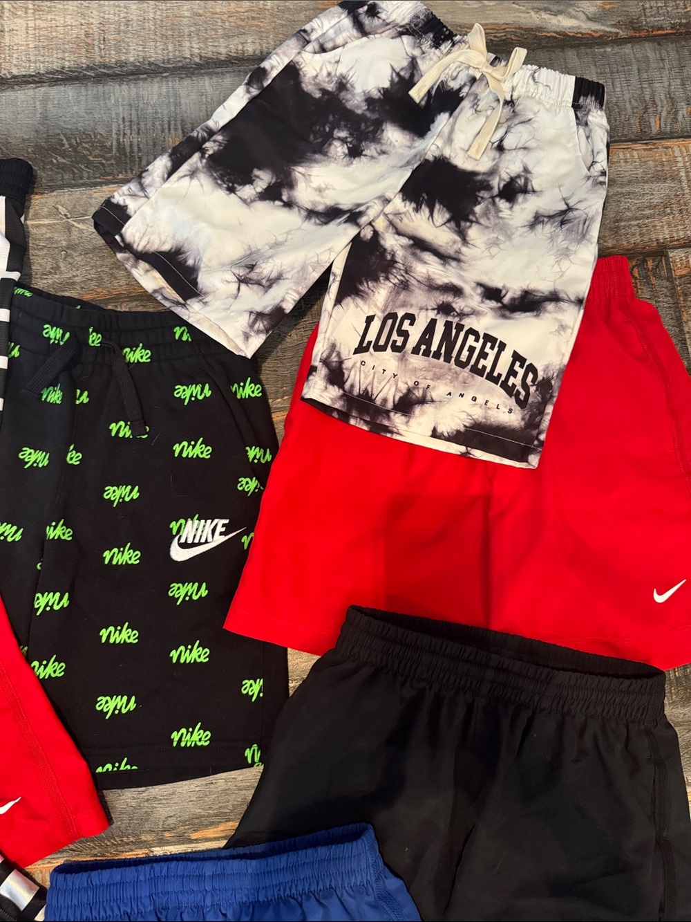 8 pairs of size medium Nike boys athletic shorts - Picture 5 of 10